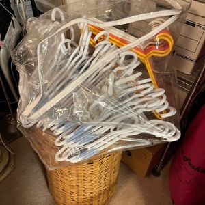 Bag of hangers 30+